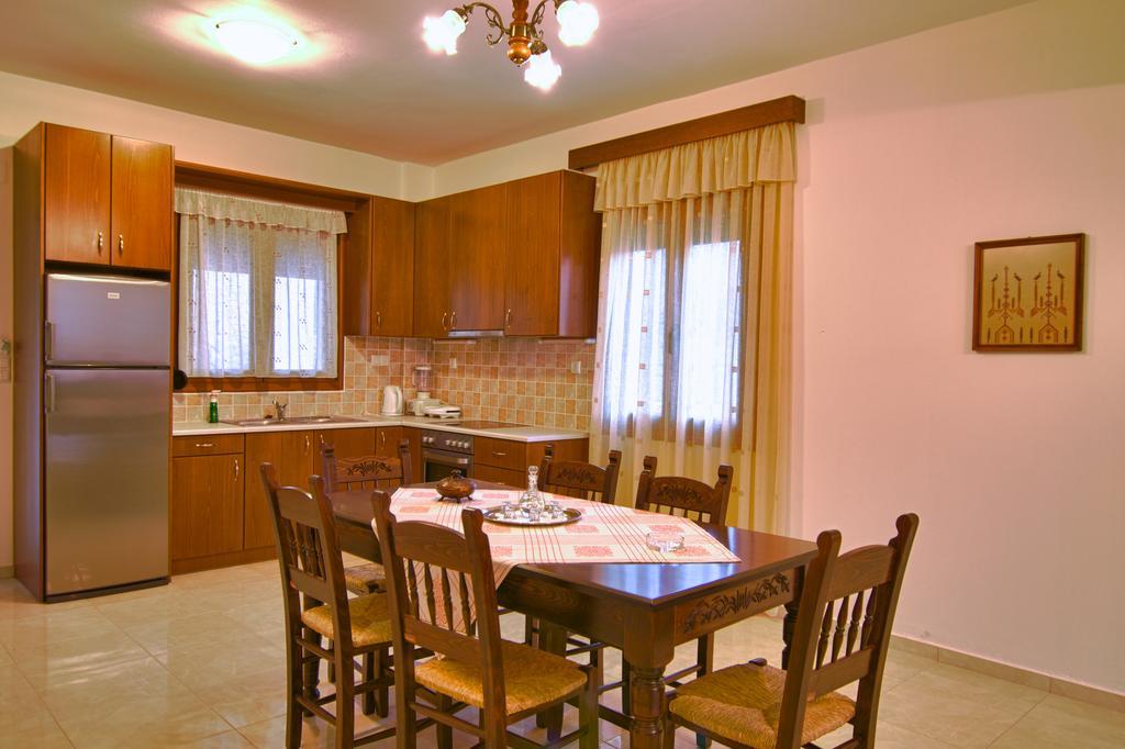 Aposeti Villas Petrochori  Rom bilde
